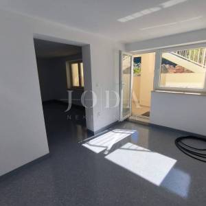 Zadar, trosobni stan sa vrtom i garažom