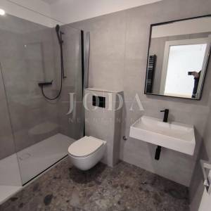 Zadar, trosobni stan sa vrtom i garažom