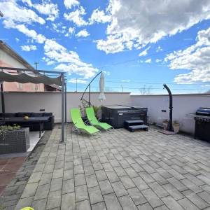 Zadnja kuća u nizu, s jacuzzijem! Marčana.