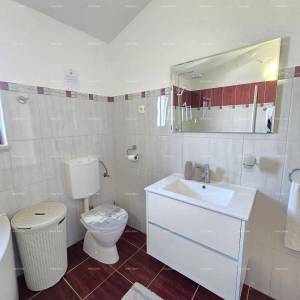 Zadnja kuća u nizu, s jacuzzijem! Marčana.