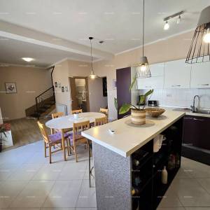 Zadnja kuća u nizu, s jacuzzijem! Marčana.