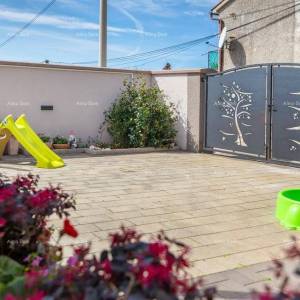 Zadnja kuća u nizu, s jacuzzijem! Marčana.