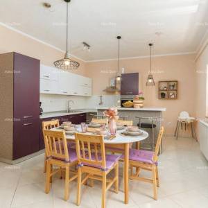 Zadnja kuća u nizu, s jacuzzijem! Marčana.