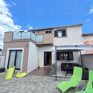 Zadnja kuća u nizu, s jacuzzijem! Marčana.