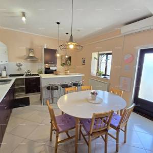 Zadnja kuća u nizu, s jacuzzijem! Marčana.