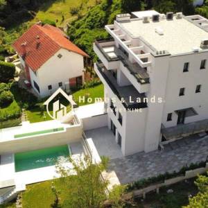 Zagreb,Remete,4-soban stan(165m2 obrač).na 1.katu terasom i 2 parkinga