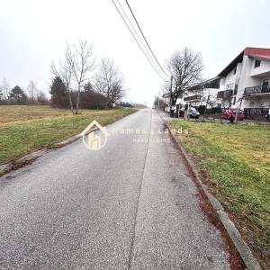 Zagreb,Sesvete-Popovec građevinsko zemljište 3000m2 s infrastrukturom