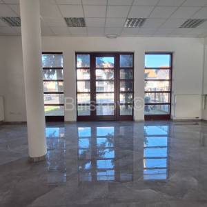 Zakup, Sesvete, poslovni prostor 130 m2, ulični lokal, 8 parkinga