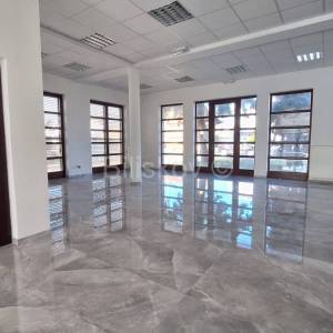 Zakup, Sesvete, poslovni prostor 130 m2, ulični lokal, 8 parkinga