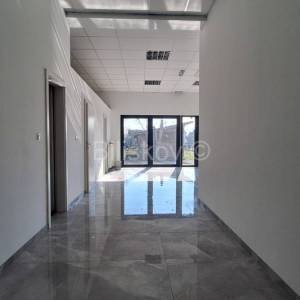 Zakup, Sesvete, poslovni prostor 130 m2, ulični lokal, 8 parkinga