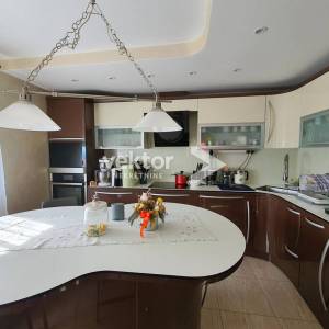 Zamet, 109m2, uređen 4-soban s dnevnim boravkom, balkon