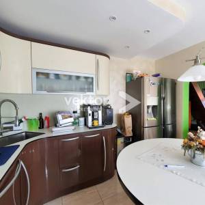 Zamet, 109m2, uređen 4-soban s dnevnim boravkom, balkon