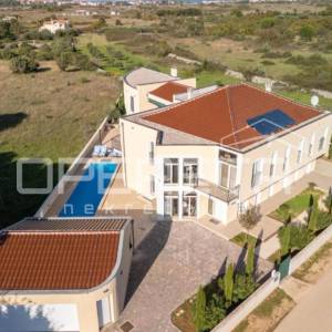 Zaton – luksuzna vila s 5 jedinica, bazenom i investicijskim potencijalom