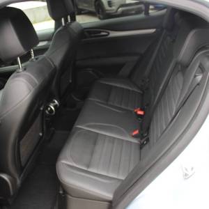 Alfa Romeo Stelvio 2.2 MJT Q4 Veloce 210ks AUTOMATIK *LED, NAVIGACIJA, KAMERA*