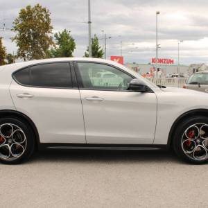 Alfa Romeo Stelvio 2.2 MJT Q4 Veloce 210ks AUTOMATIK *LED, NAVIGACIJA, KAMERA*
