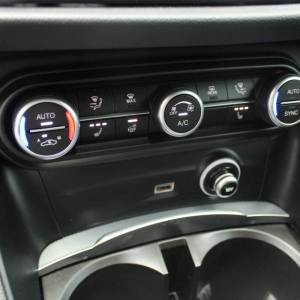 Alfa Romeo Stelvio 2.2 MJT Q4 Veloce 210ks AUTOMATIK *LED, NAVIGACIJA, KAMERA*