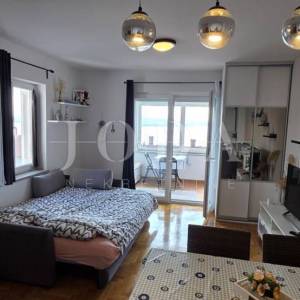 Apartman Dramalj 39,40 m² | pogled na more | parking | vrt | kompletno namješten | mirna lokacija