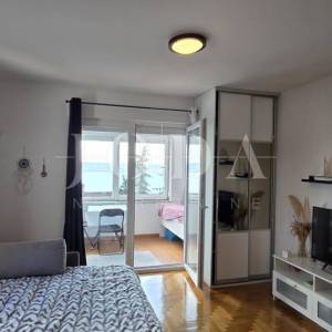 Apartman Dramalj 39,40 m² | pogled na more | parking | vrt | kompletno namješten | mirna lokacija