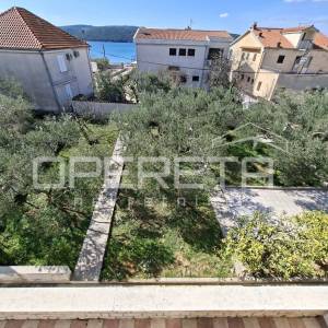 Apartmanska kuća blizu mora, Zablaće