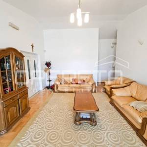 Apartmanska kuća blizu mora, Zablaće