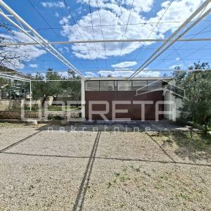 Apartmanska kuća blizu mora, Zablaće