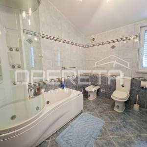 Apartmanska kuća blizu mora, Zablaće