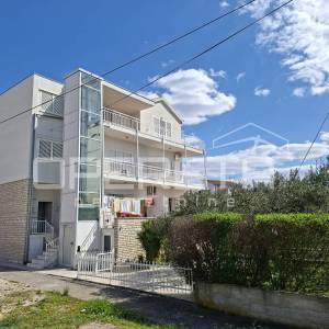 Apartmanska kuća blizu mora, Zablaće