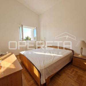 Apartmanska kuća blizu mora, Zablaće