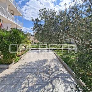 Apartmanska kuća blizu mora, Zablaće