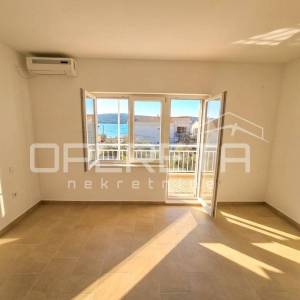 Apartmanska kuća blizu mora, Zablaće