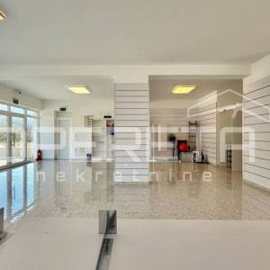 Atraktivan poslovni prostor 115 m² s parkingom – Starigrad Paklenica