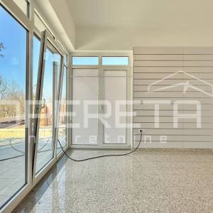 Atraktivan poslovni prostor 115 m² s parkingom – Starigrad Paklenica