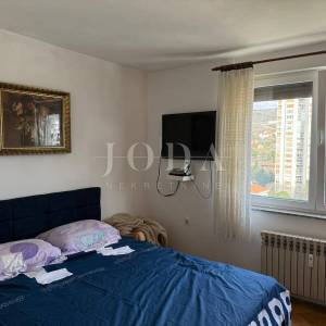 Atraktivan stan na Kozali – 14. kat, balkon, pogled na grad