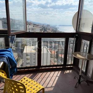 Atraktivan stan na Kozali – 14. kat, balkon, pogled na grad