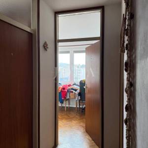 Atraktivan stan na Kozali – 14. kat, balkon, pogled na grad