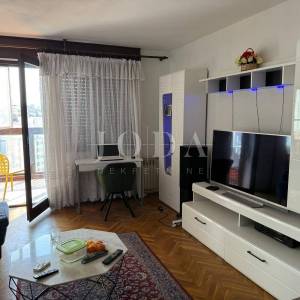 Atraktivan stan na Kozali – 14. kat, balkon, pogled na grad