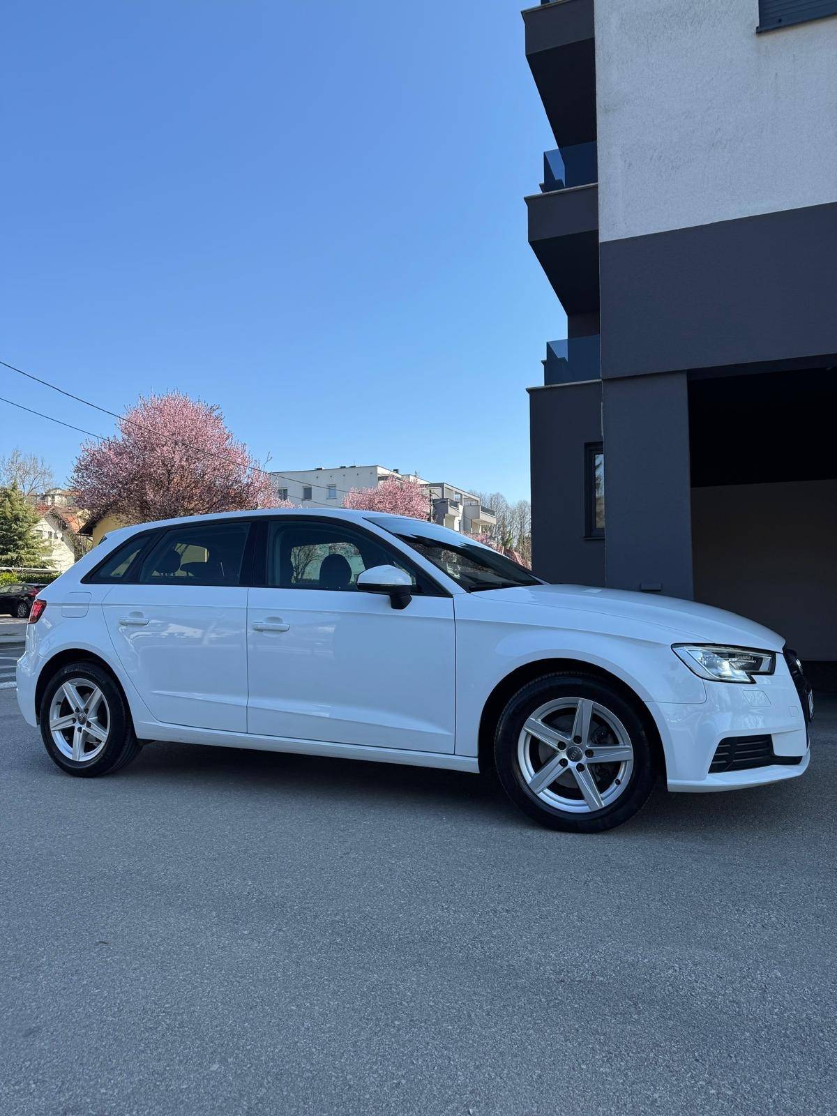 AUDI A3 1.6TDI /131tkm/prvi vlasnik/HR auto/veliki servis/odličan/