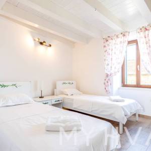 Autentična kamena kuća s bazenom – Vrbanj, otok Hvar