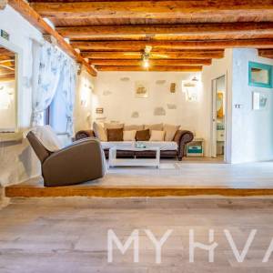 Autentična kamena kuća s bazenom – Vrbanj, otok Hvar