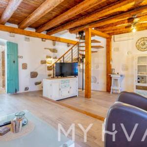 Autentična kamena kuća s bazenom – Vrbanj, otok Hvar