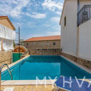 Autentična kamena kuća s bazenom – Vrbanj, otok Hvar