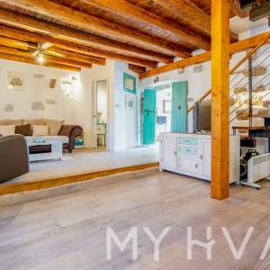 Autentična kamena kuća s bazenom – Vrbanj, otok Hvar