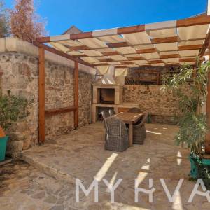 Autentična kamena kuća s bazenom – Vrbanj, otok Hvar