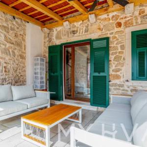 Autentična kamena kuća s bazenom – Vrbanj, otok Hvar