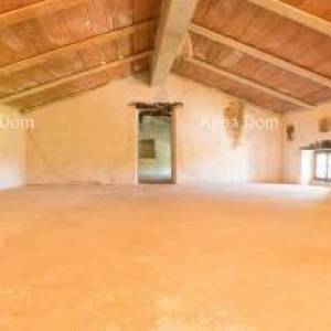 Autentično istarsko imanje kraj Žminja – kuća s  velikim potencijalom!