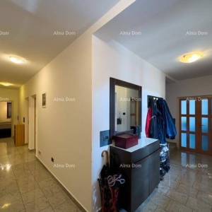 Bale: Prostrana vila s bazenom i kućom za goste