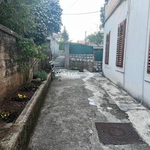 Banderovo, 2-soban stan s okućnicom na korištenje