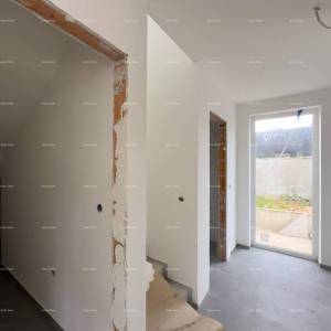 Banjole. Volme. Prodaja nove samostojeće  kuće na odličnoj lokaciji, blizina Marine!