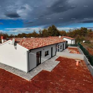 BARBAN, KOŽLJANI - Novogradnja / Dupleks, desni dio. Ekolloško mjesto