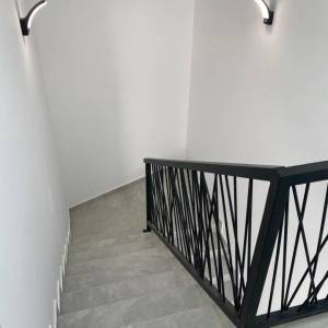 BAŠKA okolica - Dvosobni apartman s dva parkina mjesta, novogradnja